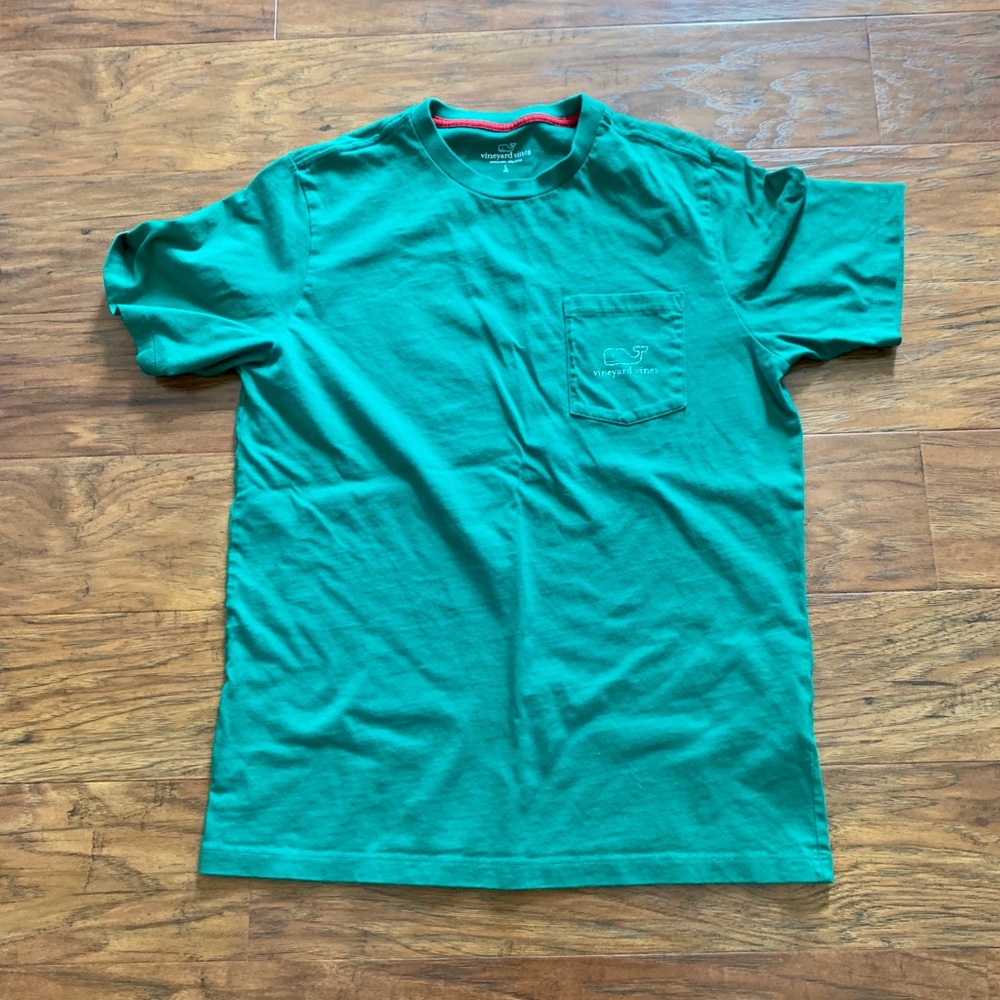 Vineyard Vines t-shirt